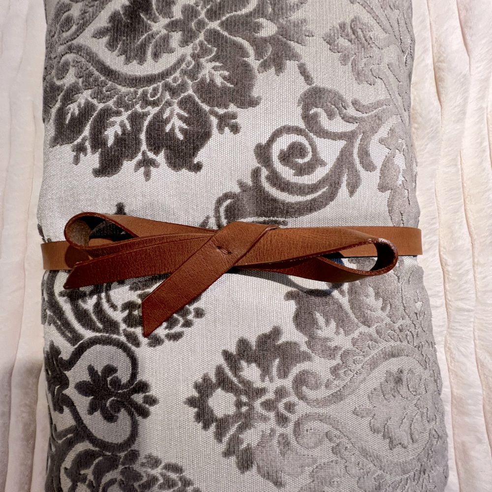 Guess leather bow belt